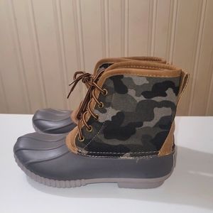 GIRLS RAINBOOT  size 4